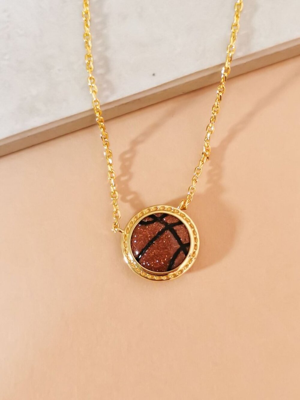 New Kendra Scott Orange Goldstone Basketball Short Necklace Gold